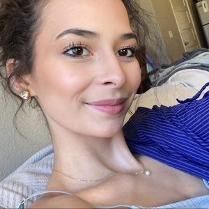 Meet your Posher, Eva